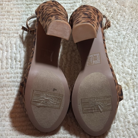 Forever 21 animal print brown ankle strap platform sandals heels sz 7 - Picture 6 of 6